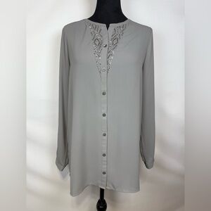 Susan Graver Artisan Size 2 Gray Long Sleeve Beaded Neckline Button Blouse NWT